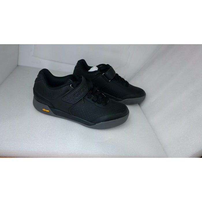 Giro Chamber II Downhill Bicycle Shoes - Open Box (Without Original Box)