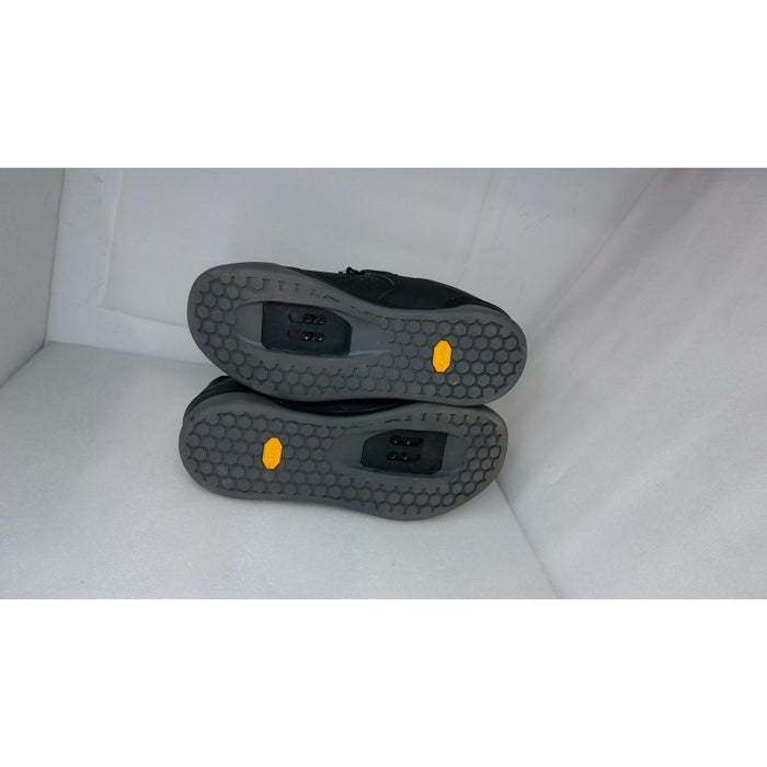 Giro Chamber II Downhill Bicycle Shoes - Open Box (Without Original Box)