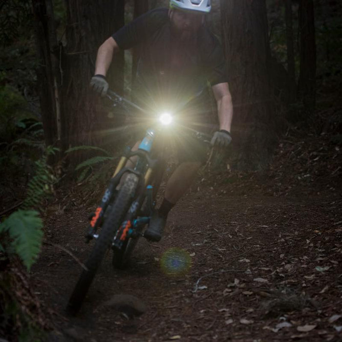 Blackburn Dayblazer 1000 Front + Dayblazer 65 Rear Light Set Bicycle Lights