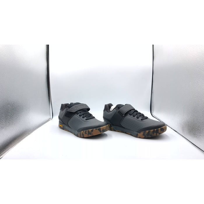 Giro Chamber II Downhill Bicycle Shoes - Open Box (Without Original Box)