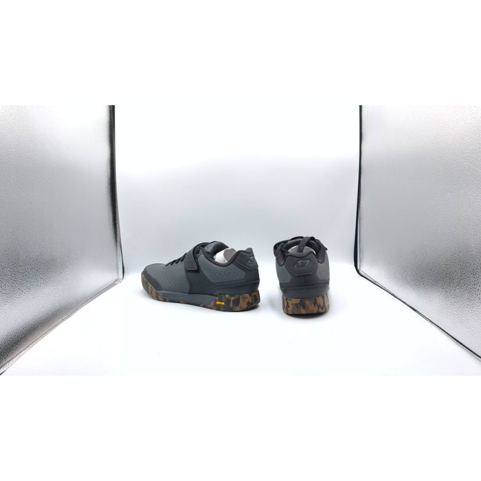 Giro Chamber II Downhill Bicycle Shoes - Open Box (Without Original Box)