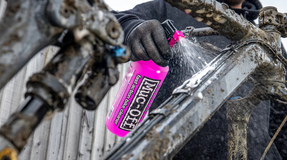 Muc-Off Bike Care Kit: Wash Protect and Lube with Dry Conditions Chain Oil Bicycle Lubricants