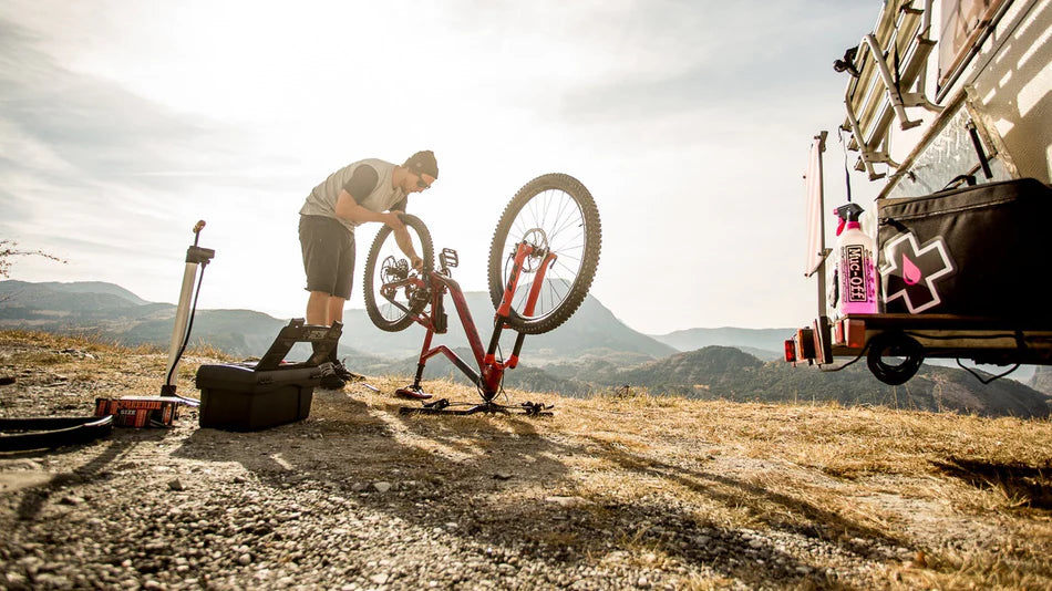 Muc-Off Ultimate Kit Toolbox with 10 Pieces Bicycle Cleaning Tools