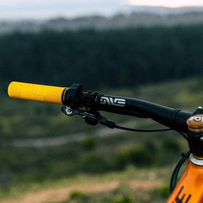 Wolf Tooth Echo Lock-On Bicycle Grips Colors