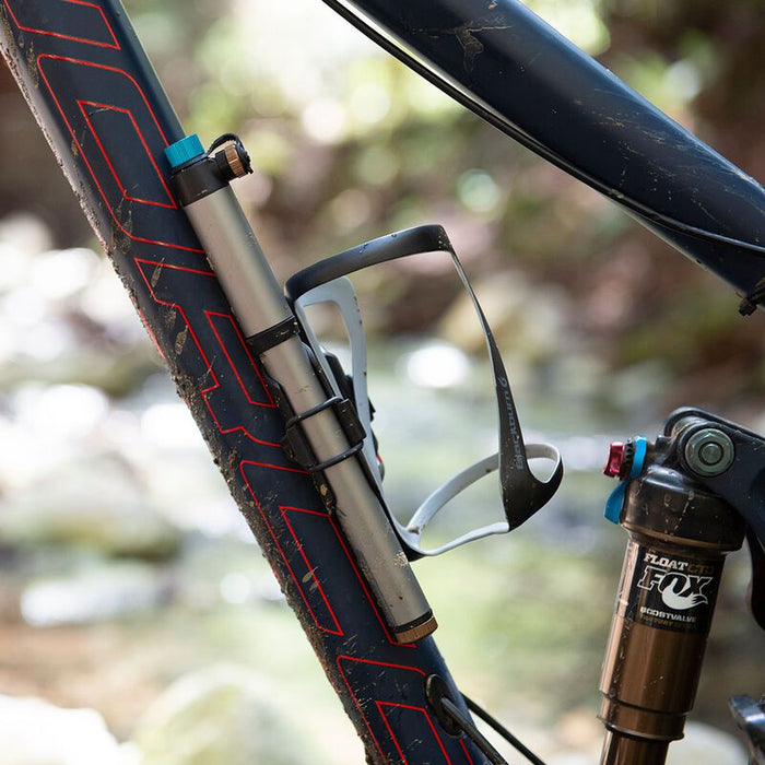 Blackburn Clutch Carbon Side Bicycle Bottle Cages