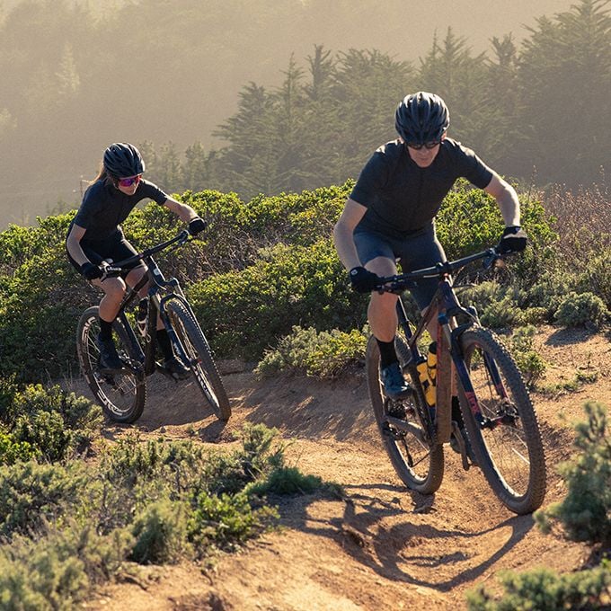 Giro Artex MIPS Bicycle Helmets