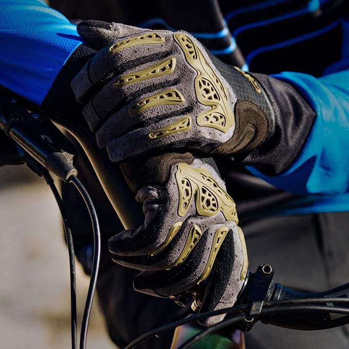 Giro GNAR Bicycle Gloves